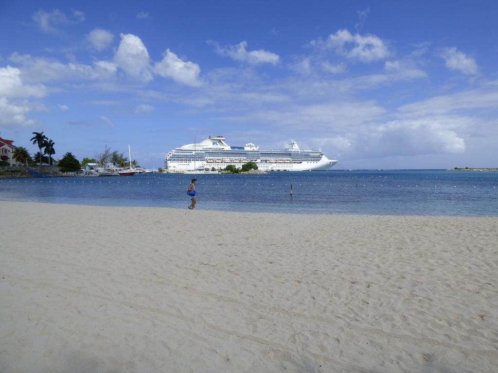 Beach One Bedroom Suite A29 Ocho Rios Exterior photo